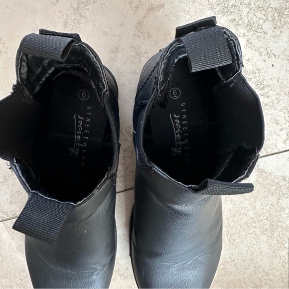 Black ankle booties - Picture 5 of 6